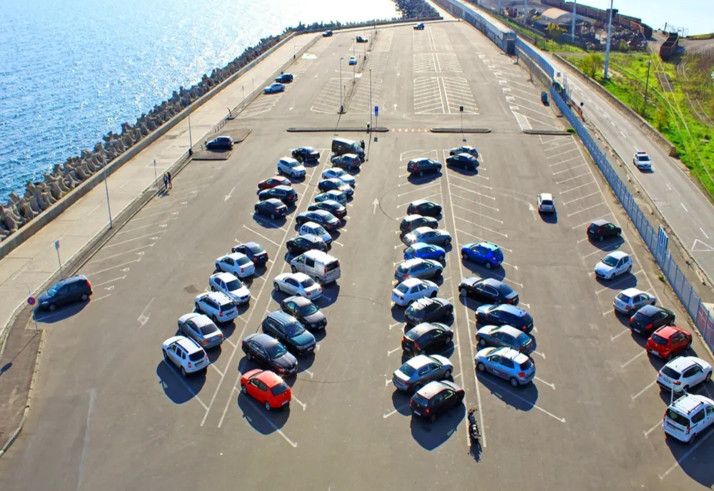 Parcare gratuită pe timpul nopţii în Constanţa şi Mamaia