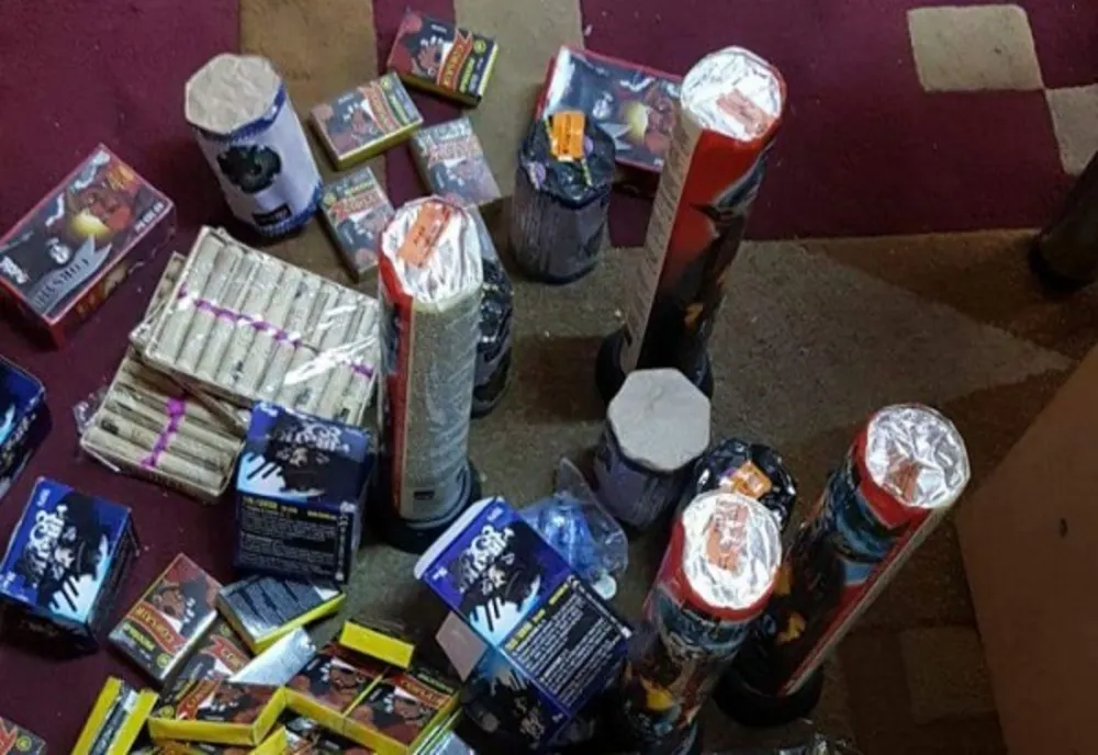 Materiale pirotehnice, descoperite de polițiști în Lazu