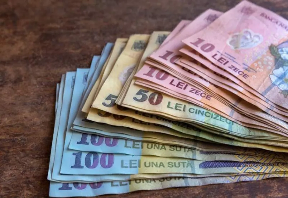 Guvernul a aprobat majorarea salariului minim brut la 3.000 lei. Cât va fi "netul" de la 1 ianuarie