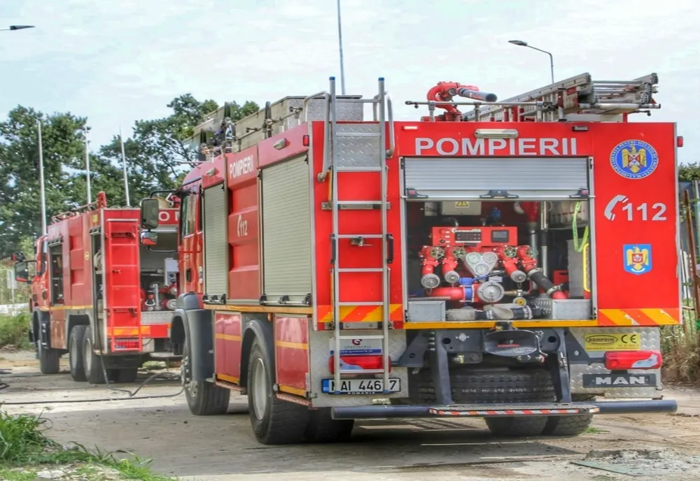 Incendiu  într-o hală cu baloți din Dorobamțu