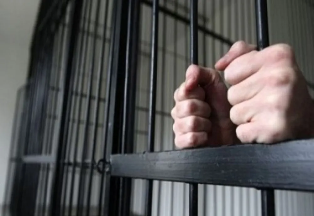 Proxenet încarcerat pentru 4 ani la Penitenciarul Poarta Albă