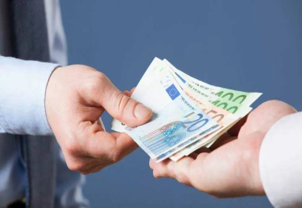 PRIMARUL MUNICIPIULUI MANGALIA A FOST REŢINUT PENTRU LUARE DE MITĂ