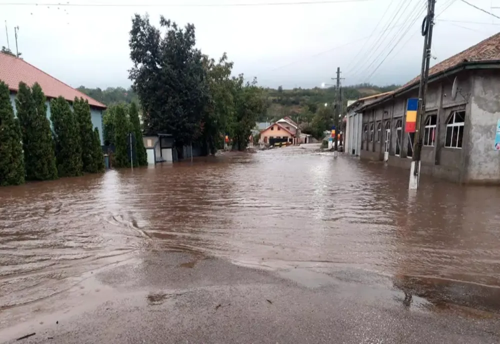 COD GALBEN DE INUNDAȚII, ÎN 24 DE JUDEȚE