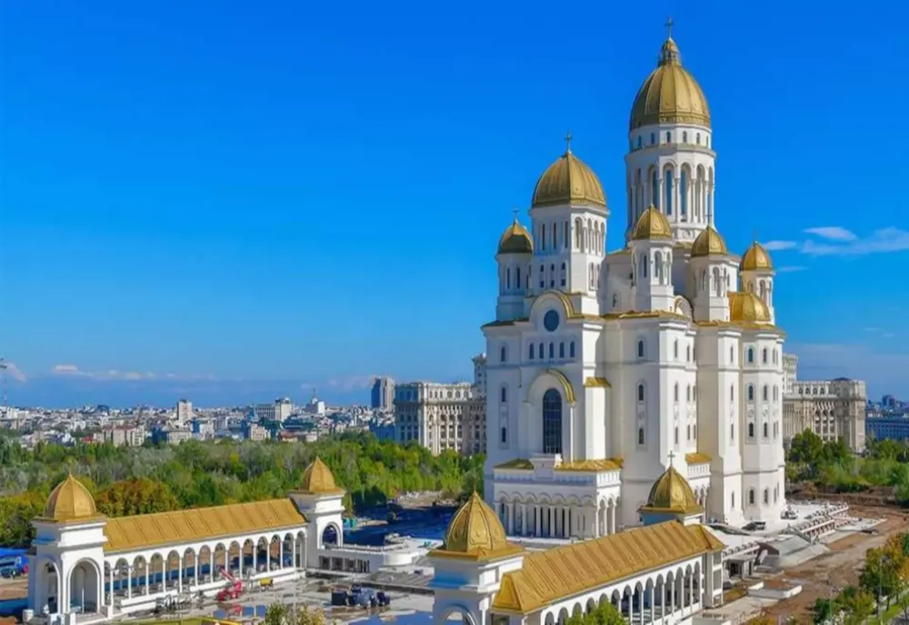 CÂTE ZILE SE VOR PUTEA ÎNCHINA CREDINCIOȘII LA ALTARUL CATEDRALEI NAȚIONALE