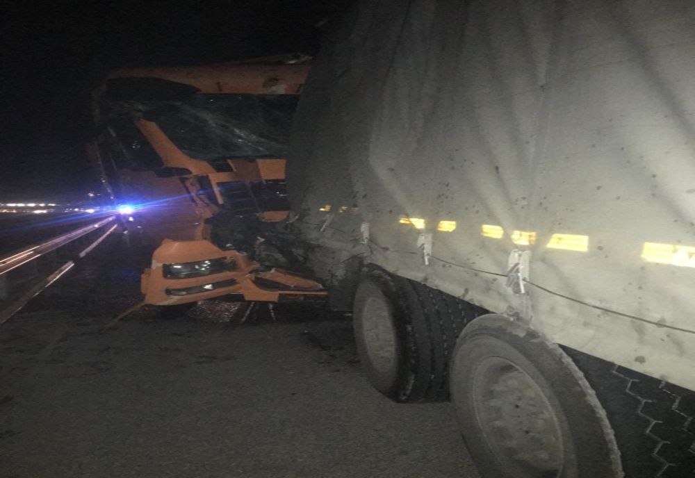 FOTO| Accident grav pe A4 între două tiruri. Traficul rutier este blocat