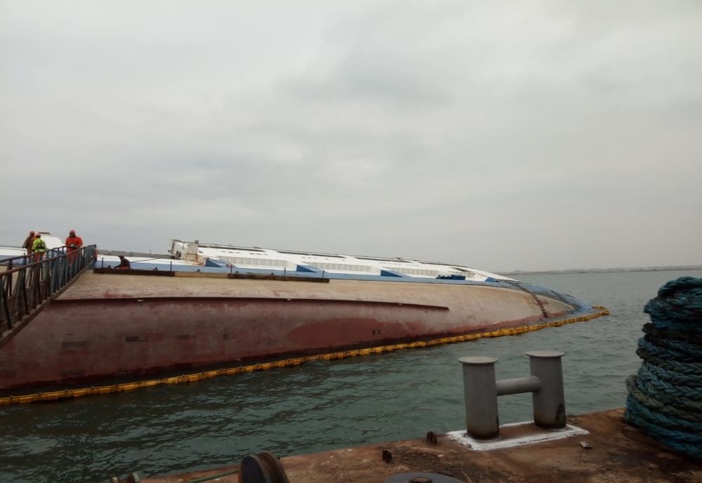 FOTO VIDEO| Pregătiri pentru ranfluarea navei care s-a scufundat cu 14.000 de oi la bord. Cât va dura operațiunea