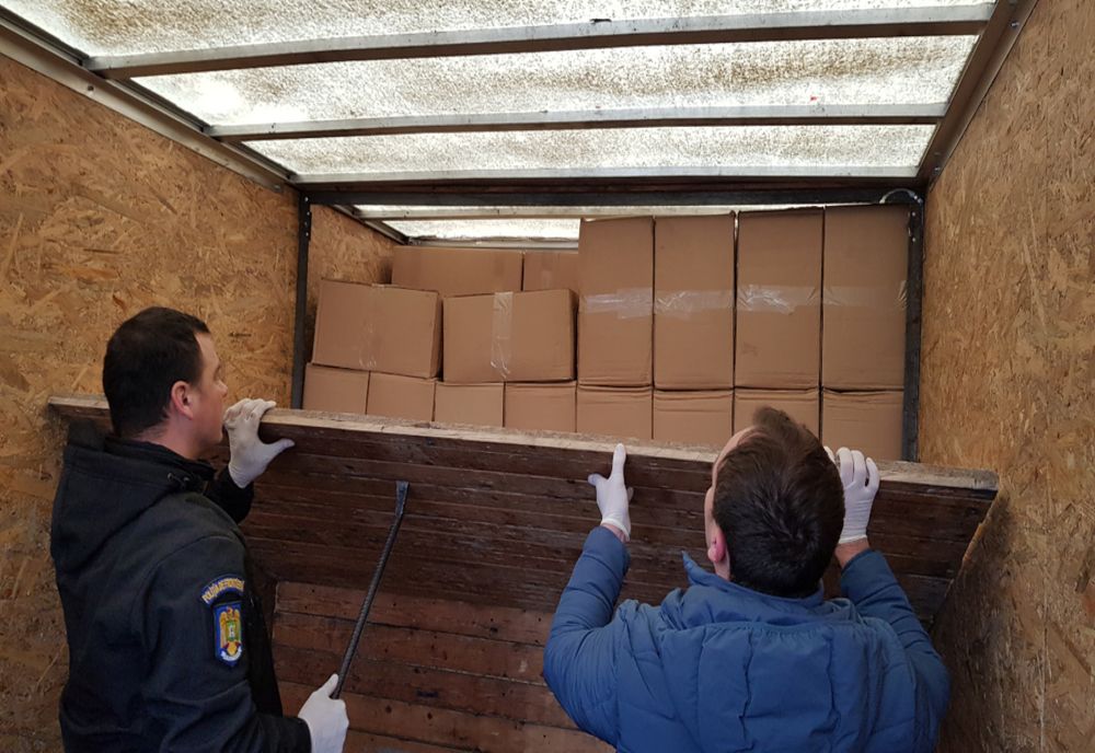 FOTO VIDEO| Captură impresionantă de țigări de contrabandă, la Constanța