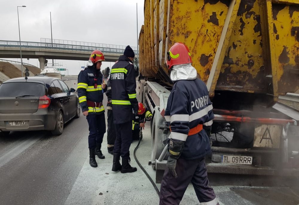 FOTO| Un tir a luat foc pe Autostrada A4