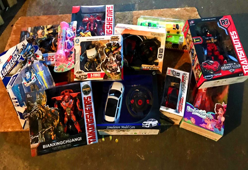 FOTO| Contrabandă cu jucării în Portul Constanţa