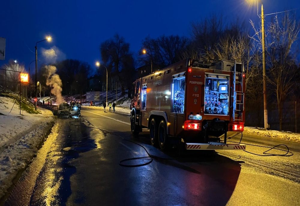 FOTO VIDEO| Incendiu de proporții în Medgidia . O mașină, cuprinsă de flăcări