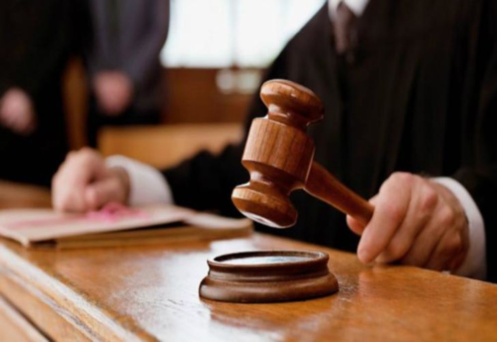 SE ÎNTÂMPLĂ ÎN ROMÂNIA - PEDOFIL TRIMIS LA MUNCĂ ÎN ȘCOALĂ