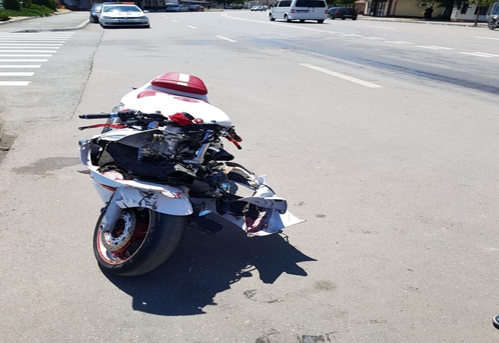 FOTO| Motociclist rănit în urma unui accident