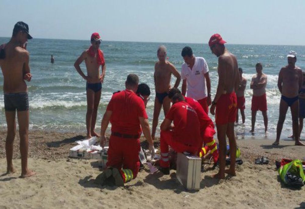 Un bărbat a murit după ce a căzut în mare, printre stabilopozi