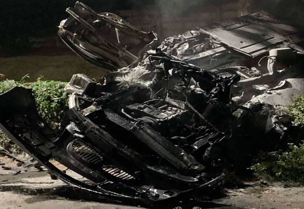 FOTO| Imagini de coșmar. Mașină făcută praf, oameni în spital