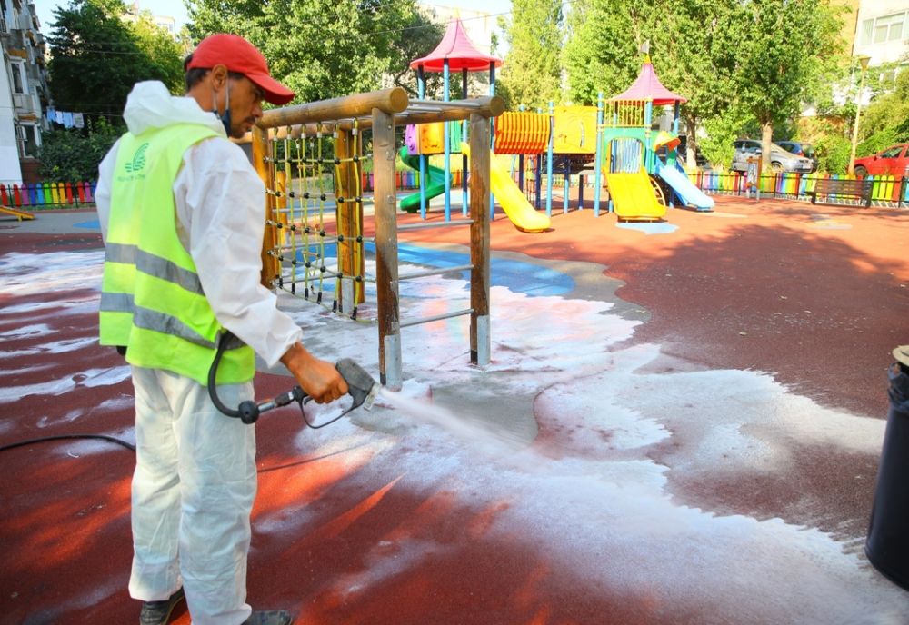 Locurile de joacă din Constanța, dezinfectate permanent
