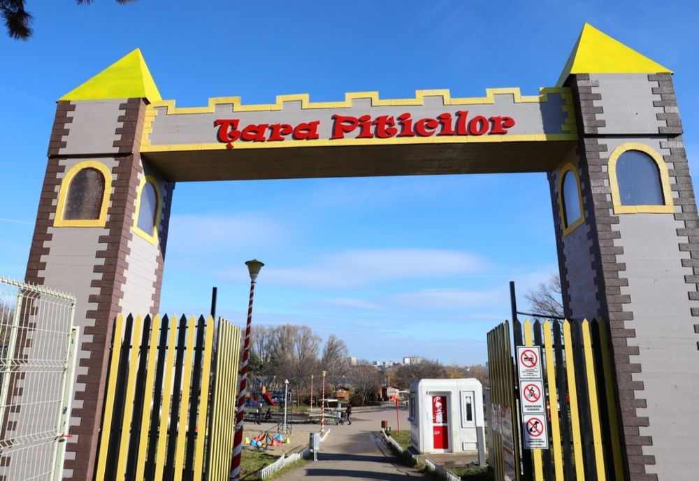 Țara Piticilor și Gravity Park se închid
