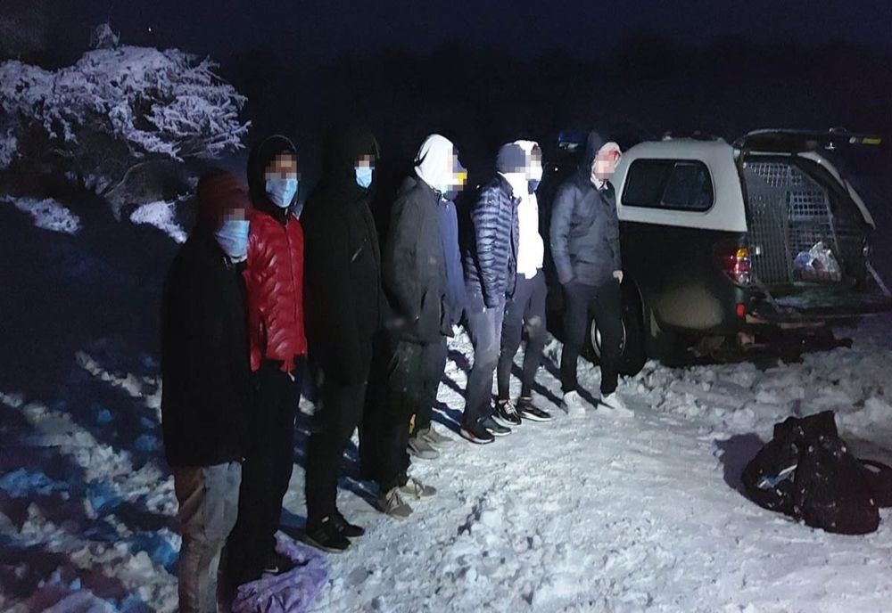 Asaltul migranților la frontiera de sud continuă. Nouă irakieni și turci opriți în drumul spre Occident