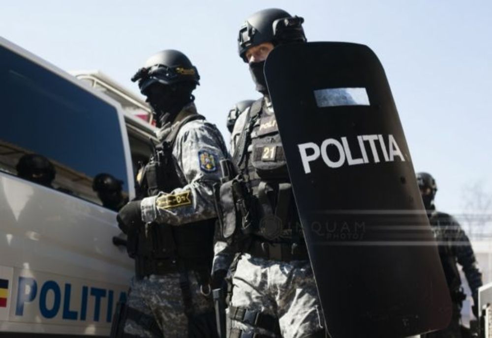 VIDEO| Percheziții la hoții de motorină. Două persoane reținute