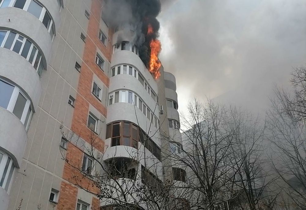 Sancțiunu ISU după tragedia de la Constanța. Autoscara a ajuns la 16 minute după ce femeia a căzut de la balcon