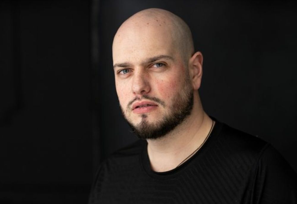 Cunoscutul BRomania, prins drogat la volan, în județul Brașov!