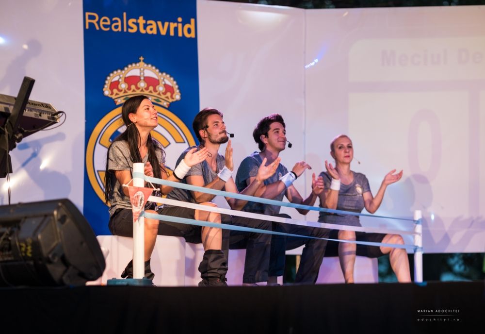    O comedie englezească și un spectacol reinventat la fiecare reprezentație, în weekend, la Teatrul de Stat Constanța   