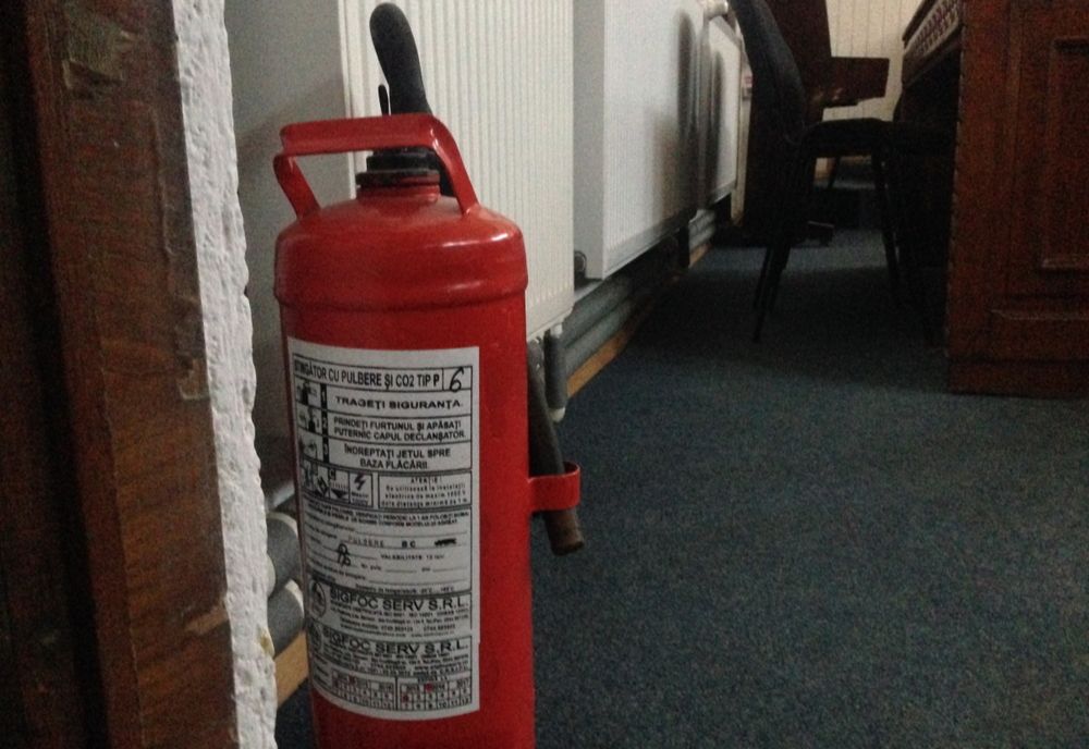 Peste 90 de unități de învățământ din județul Constanța nu dețin autorizația de securitate la incendiu