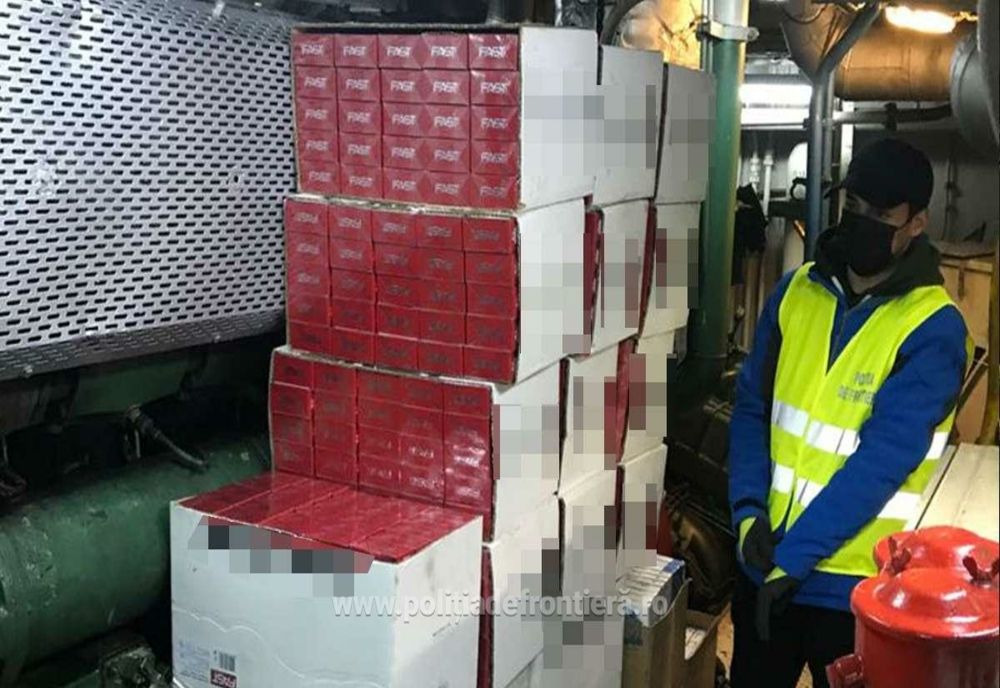 FOTO VIDEO Țigări de contrabandă, depistate la bordul unei nave în Portul Constanța. Unde erau ascunse