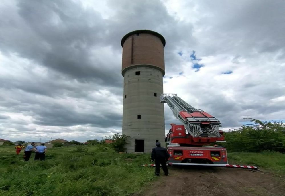 FOTO Tragedie evitată. Copil salvat după ce a căzut de la înălțime