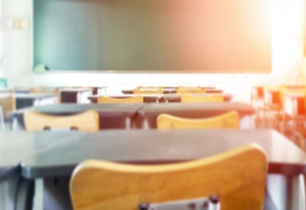 Elev de liceu, bătut de directoare, în clasă