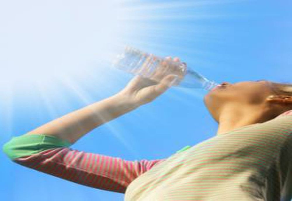 Hidratare corectă, fără pericole, importantă pe caniculă