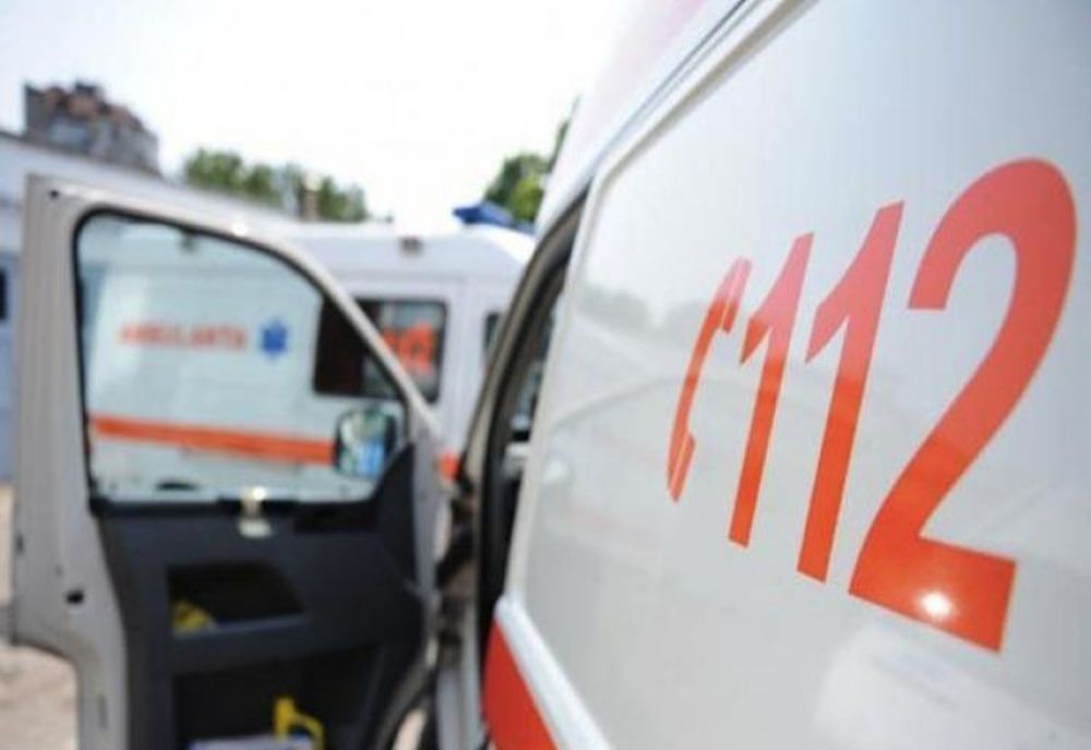 Tragedie în Vrancea! Trei tineri au murit după ce mașina în care se aflau s-a izbit de un copac