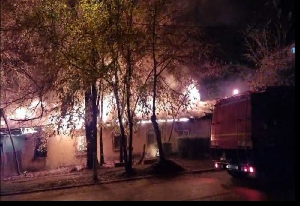 VIDEO Locuințe sociale distruse într-un incendiu