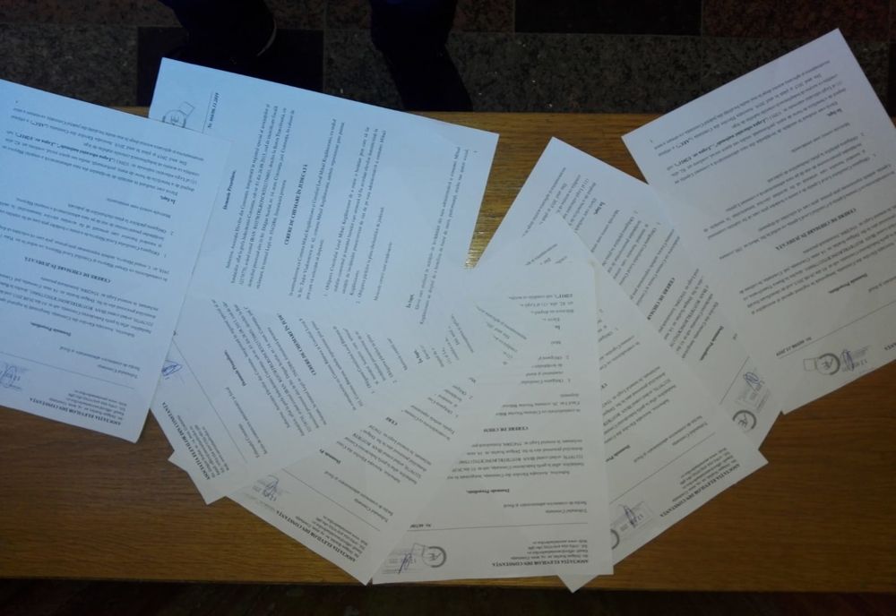 Președintele a promulgat legea care interzice instituțiilor să mai ceară copii după acte emise de stat