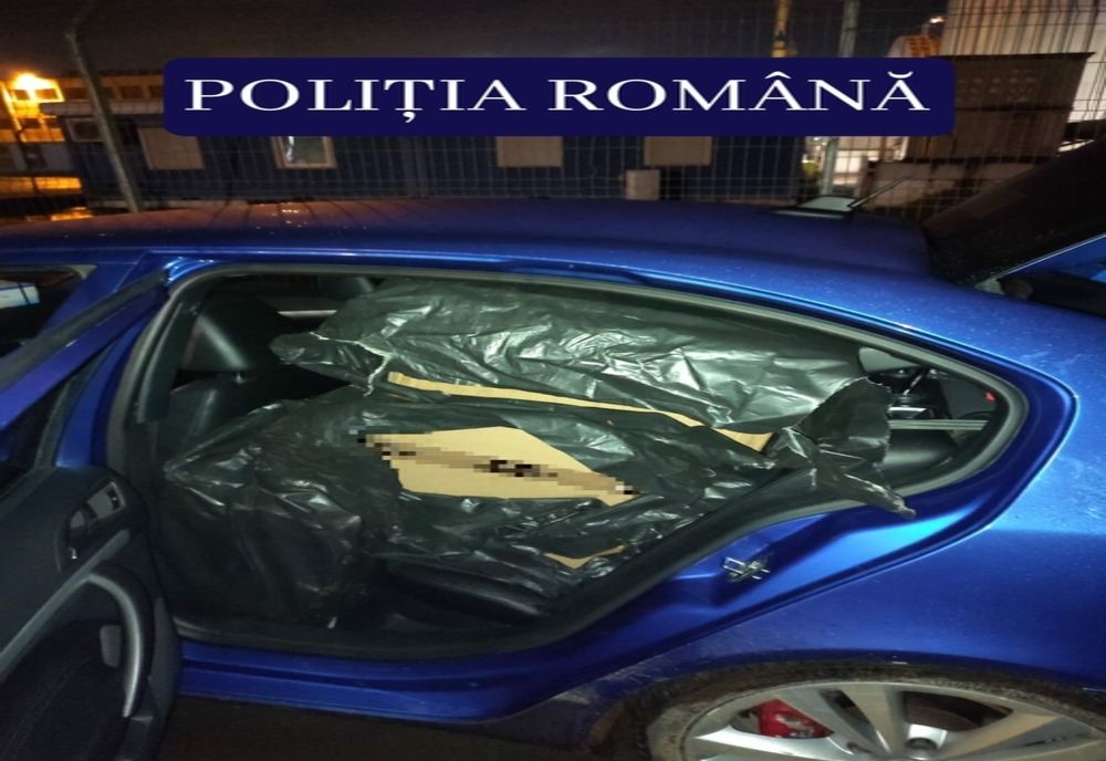 FOTO Contrabandă cu țigări în Portul Constanța. Un bărbat reținut