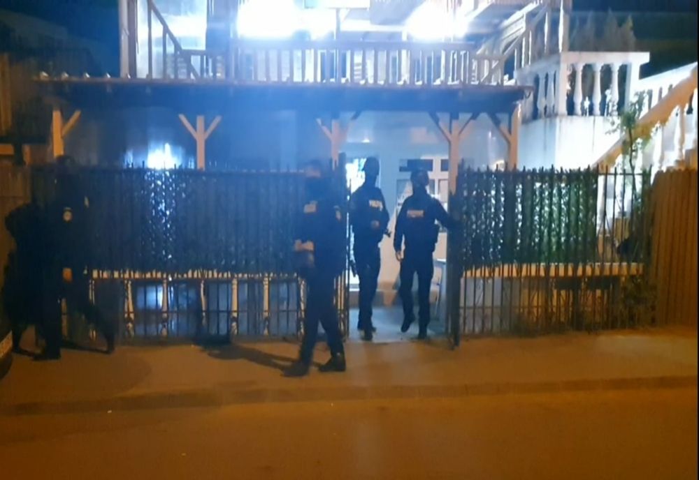 Bârlădean, prins în flagrant la un festival din Mamaia când vindea droguri! Percheziții la Bârlad, acasă și la afacerile acestuia