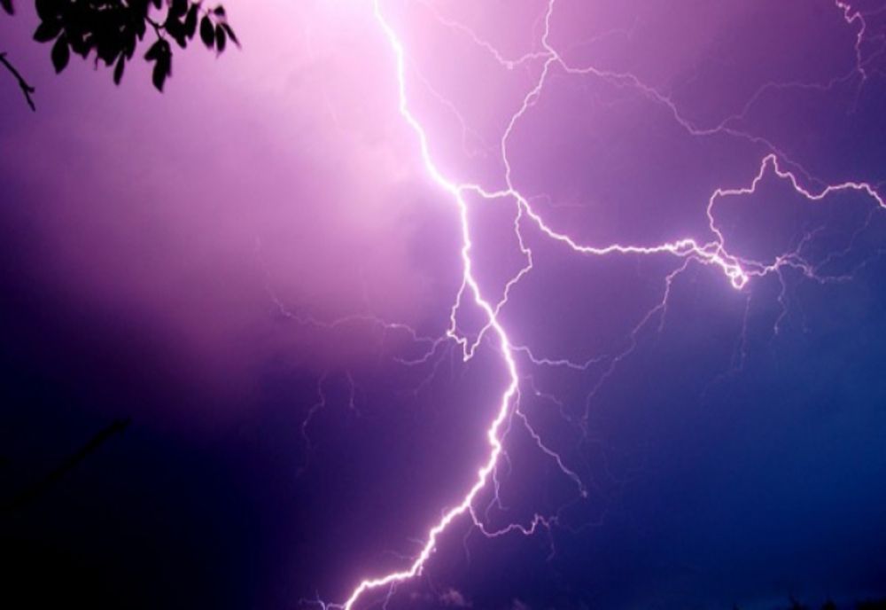 Vremea 6 mai - Încă o zi cu ploi torențiale și descărcări electrice - Unde va fi cel mai cald