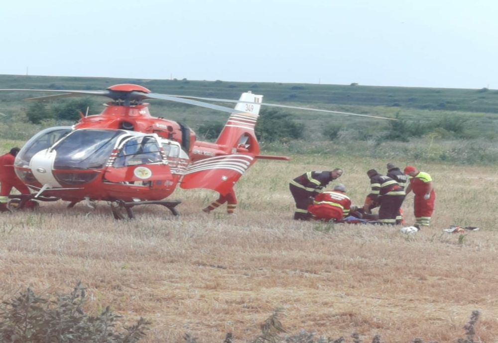 FOTO Au ajuns la spital în stare gravă după ce două mașini s-au ciocnit