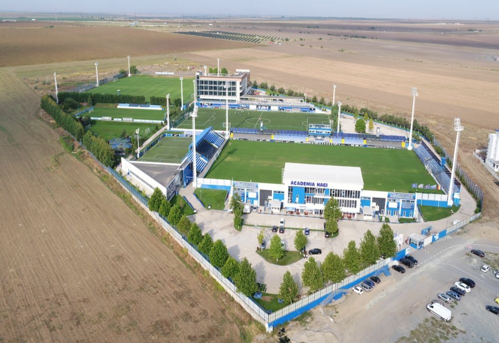 Nicolae Ciucă, vizită la Baza Sportivă a Academiei Hagi