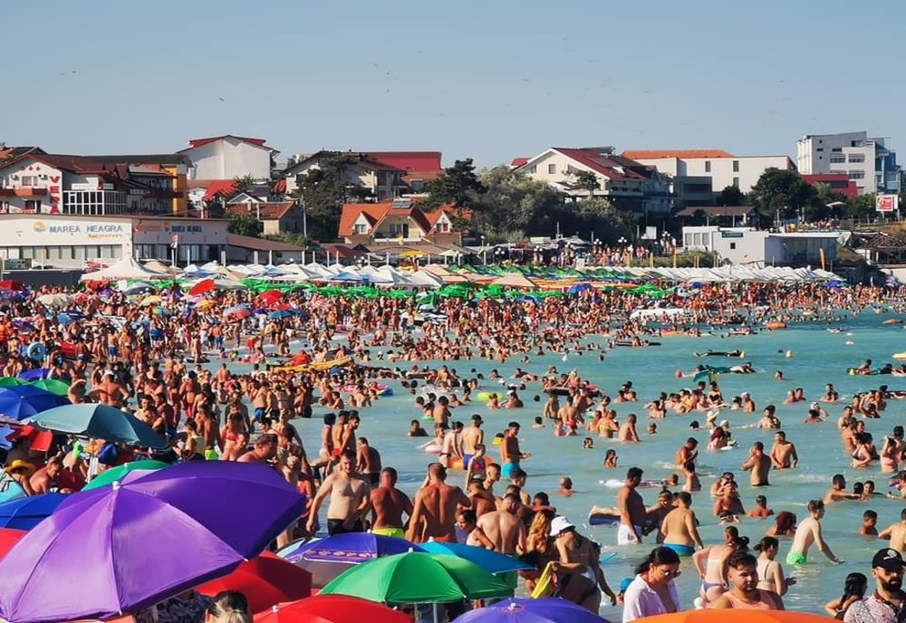 Record de consultații date de medicii voluntari pe litoral