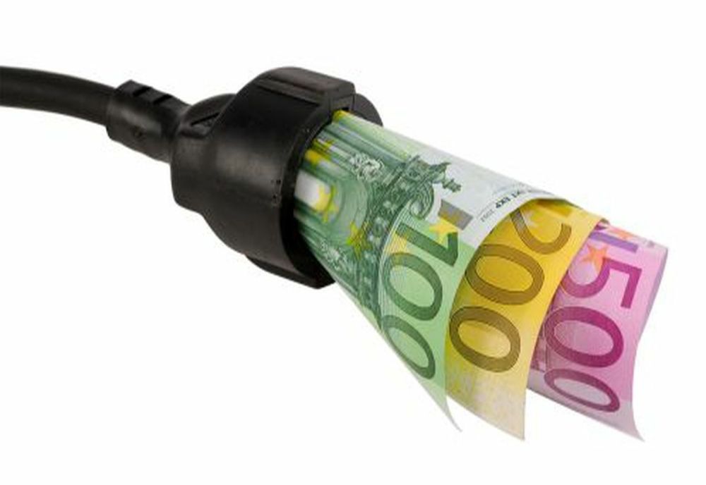 Dosarele „băieților deștepți” din energie, la sertar - Ce politicieni au jefuit companiile, cu ȘPĂGI pe bandă rulantă
