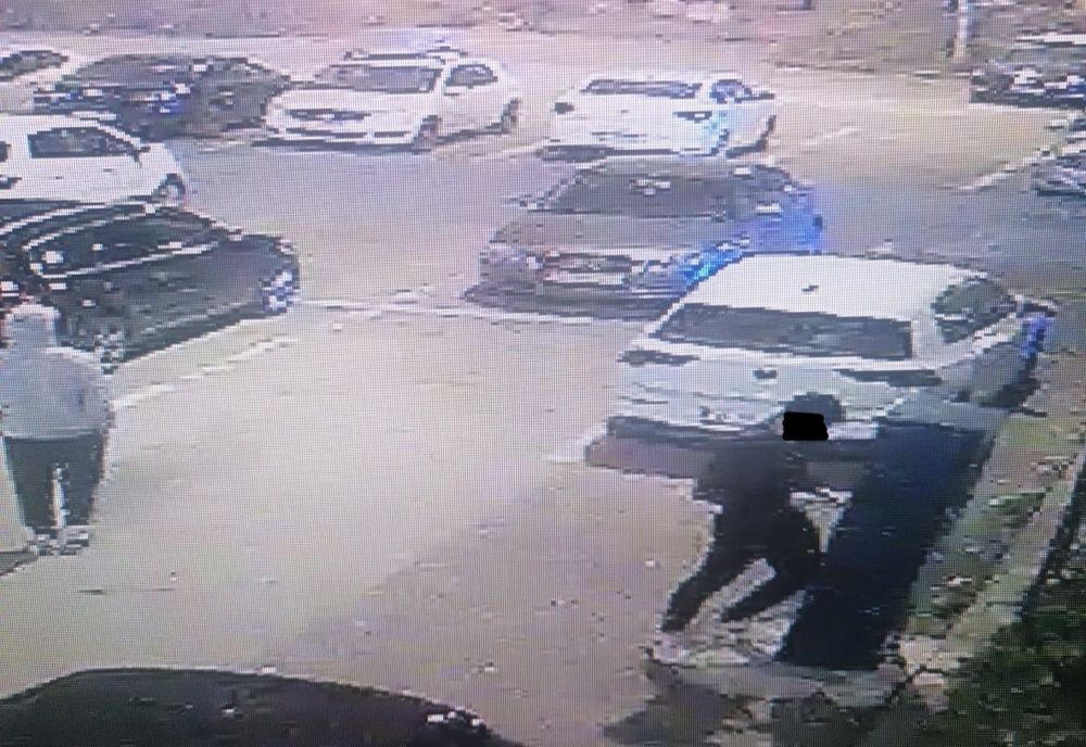 FOTO Spărgători de parcometru prinși de polițiștii locali