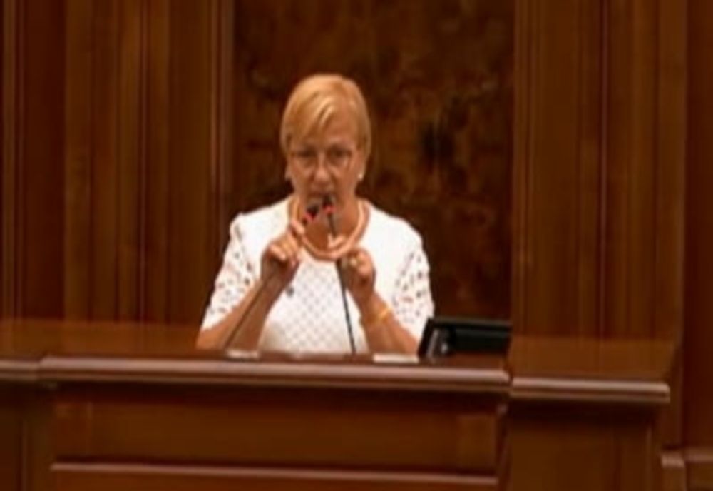 Scandal în interiorul AUR - O senatoare a demisionat după ce a fost jignită: "Fac ceva umed pe ce spui tu, cu imunitate. Ești o nulitate"