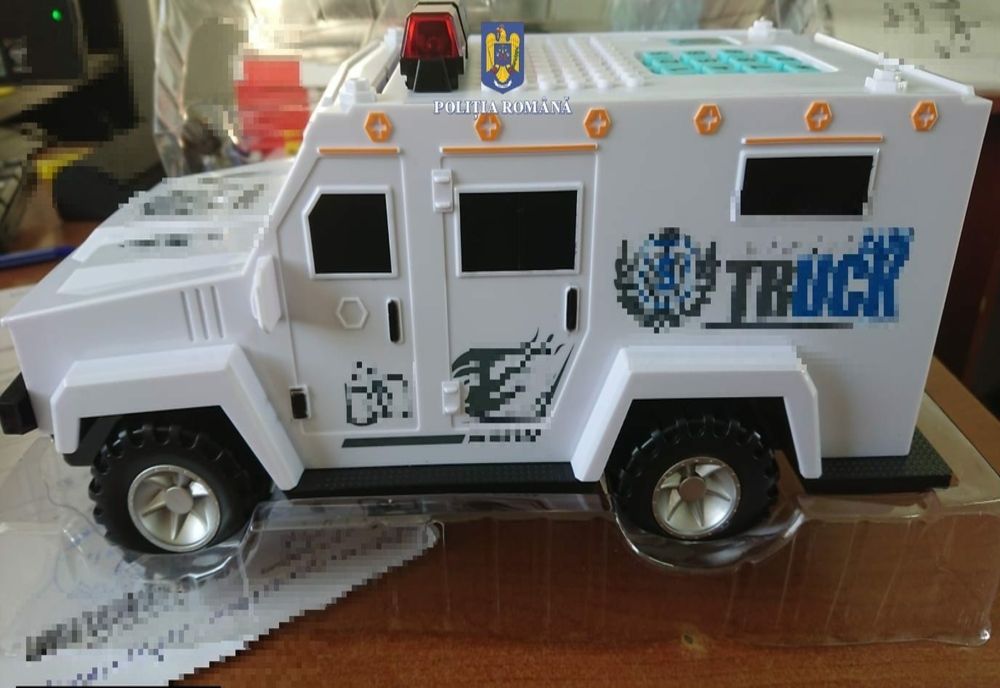 Sute de jucarii contrafacute confiscate în Portul Constanța