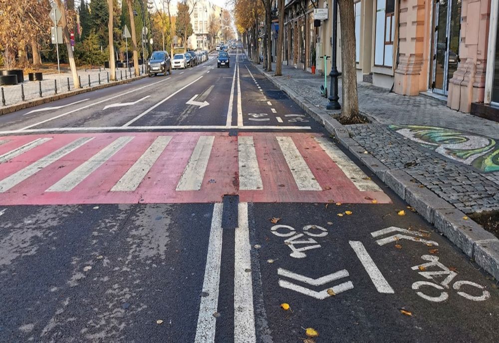   Separatoarele pentru pistele de biciclete de pe bulevardul Tomis au fost demontate
