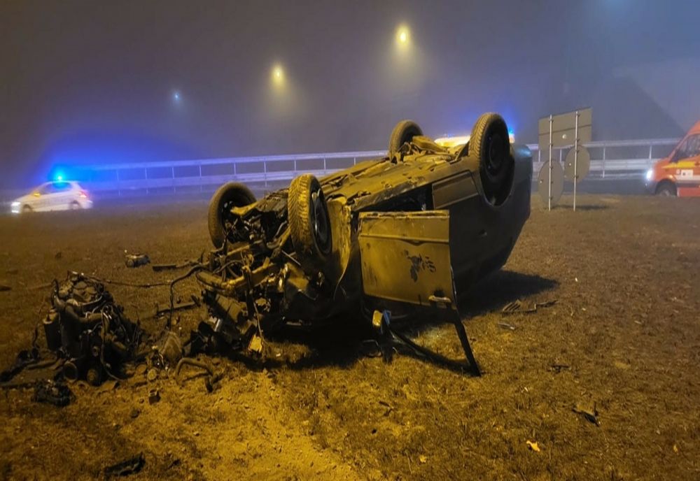 VIDEO Mașină răsturnată la ieșire de pe Autostrada A4