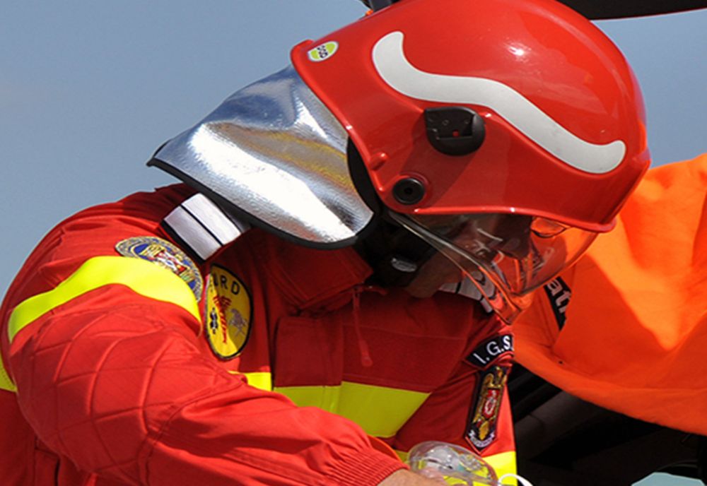 Autoturism intrat în parapet pe A2. O persoană rănită