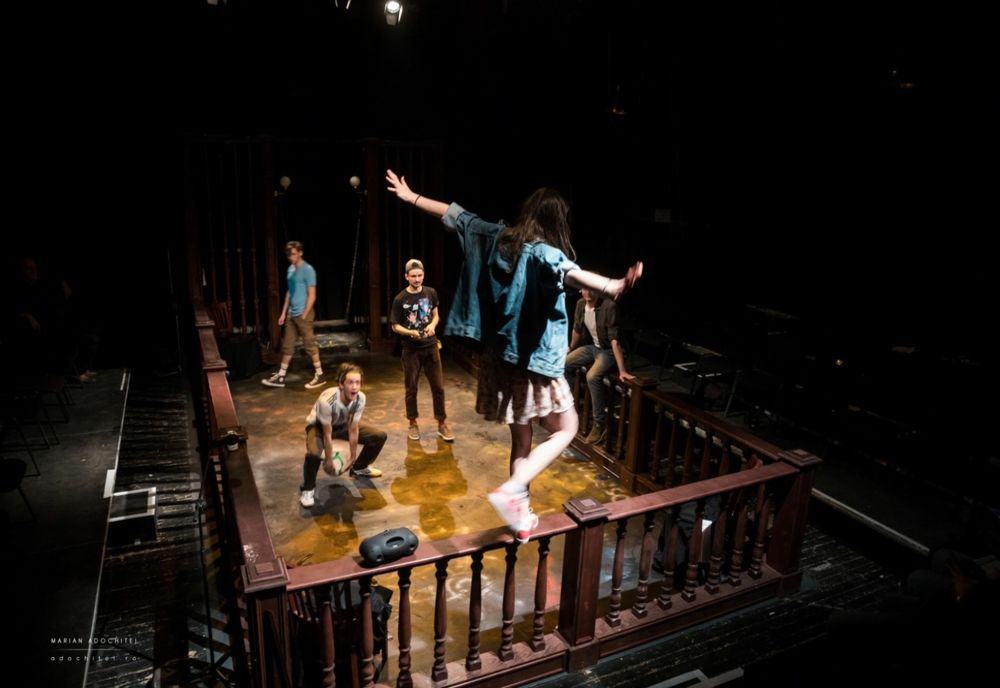 Weekend cu jocuri în curtea din spate la Sala Studio a teatrului constănțean