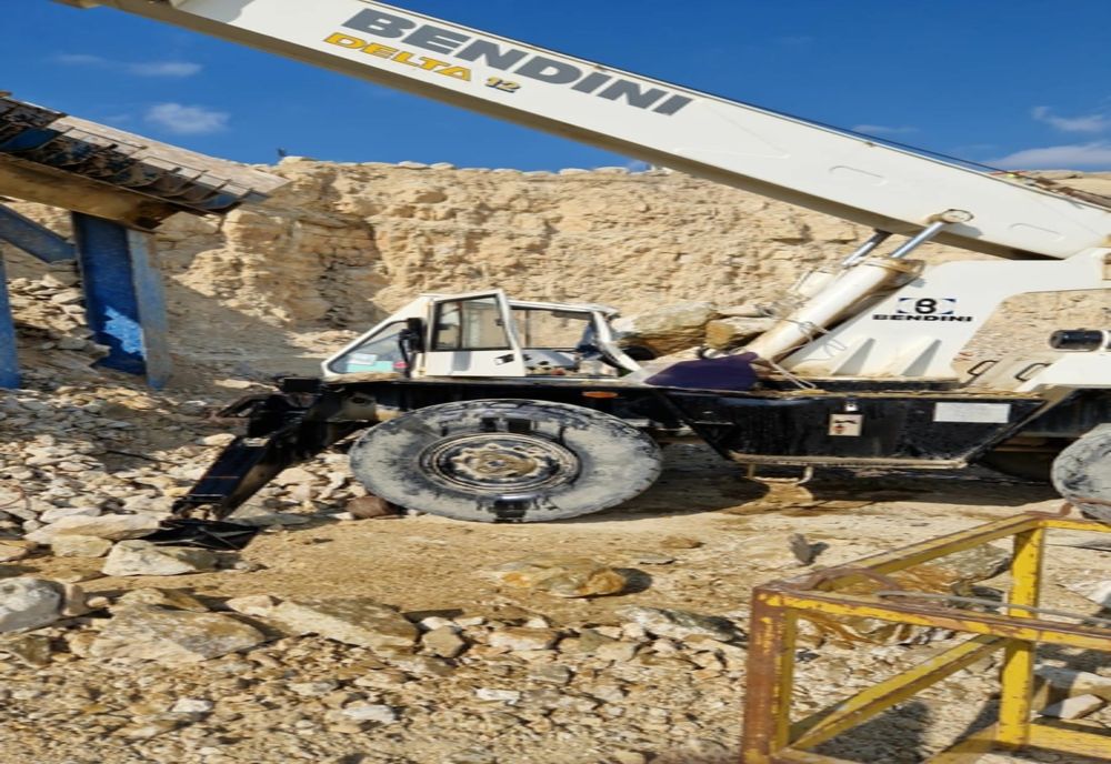 FOTO Accident mortal în cariera din Nicolae Bălcescu.  Muncitori prinși sub pietre