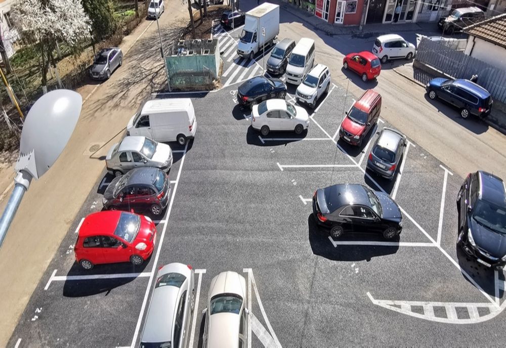 O nouă parcare destinată riveranilor a fost finalizată