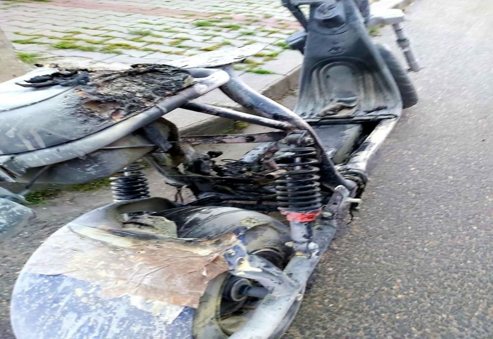 Impact violent între un autoturism și un scuter în Medgidia